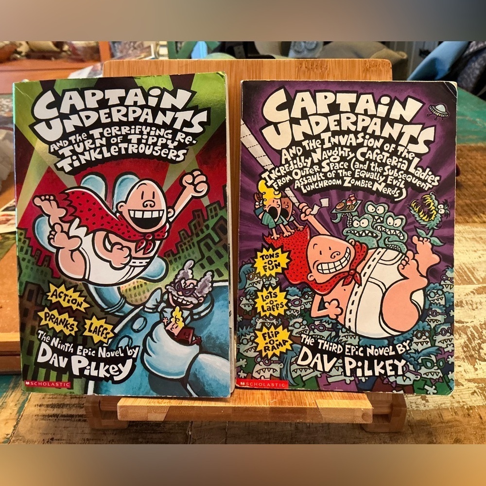 2 Captain Underpants books!  Great Set!